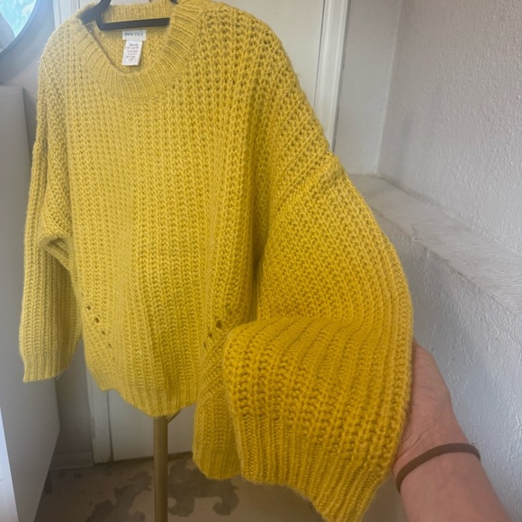 Main Strip Vibrant Yellow Boxy Knit Sweater Size Small - Picture 7 of 12